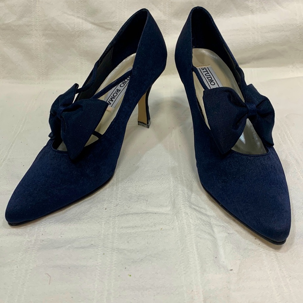 VINTAGE SATIN PUMPS